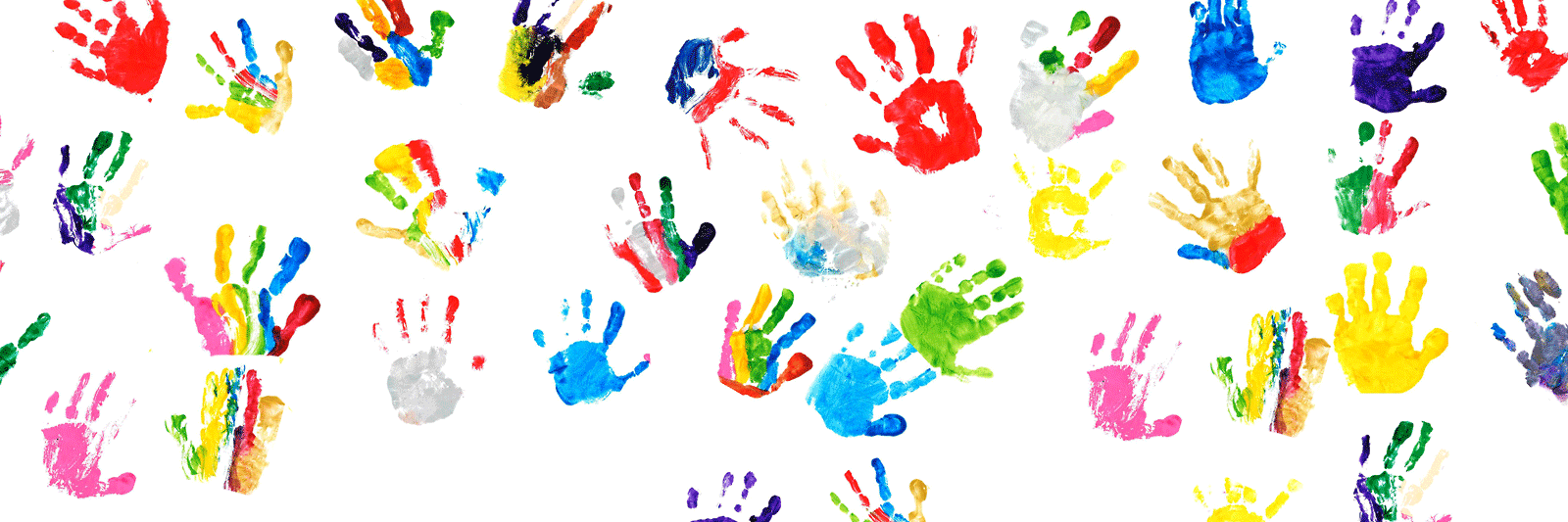 Plakatausschnitt: Bunte Handabdrücke aus dem Inklusiven Kinder- und Familienzentrum Kaufbeuren