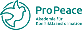 Taube neben der Schriftgrafik: Pro Peace Akademie für Konflikttransformation