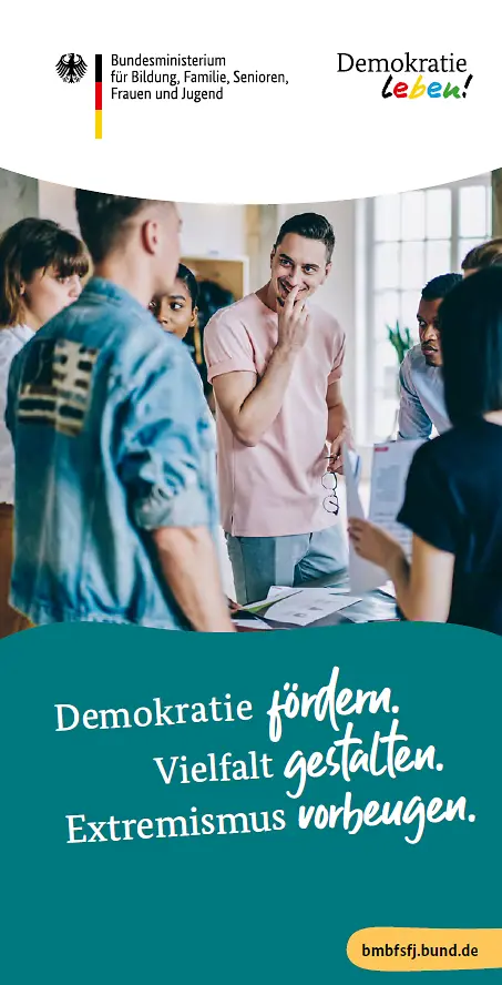 Schriftgrafik: Demokratie fördern. Vielfalt gestalten. Extremismus vorbeugen.
