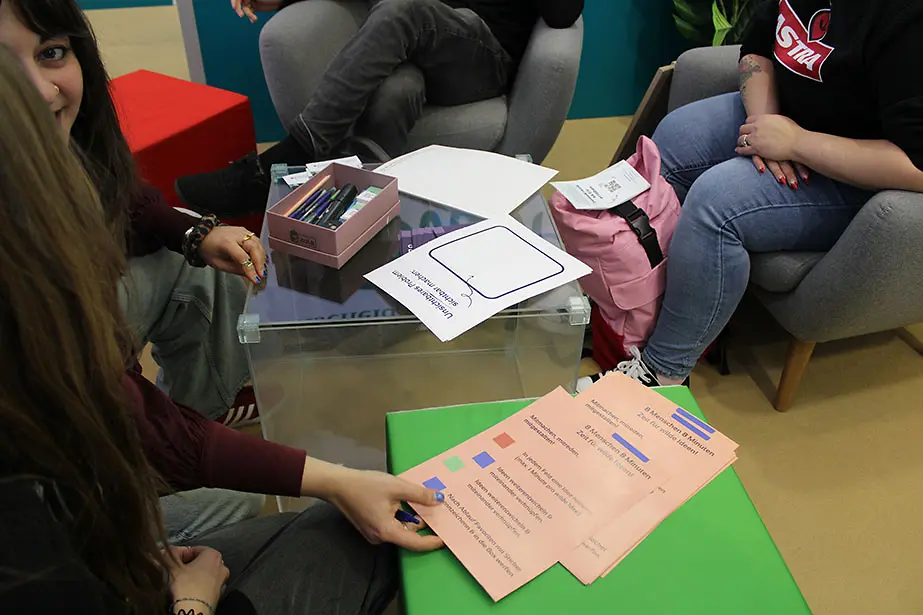 Workshoparbeit mit Materialien