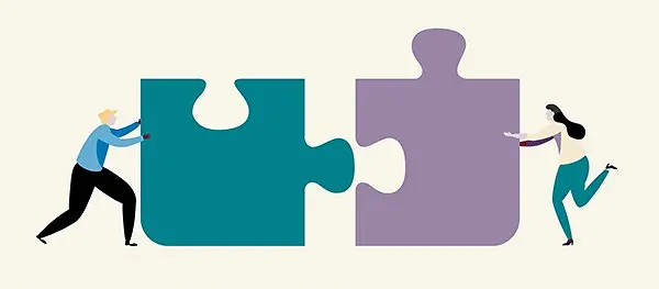 Illustration: Zwei Personen schieben zwei riesige Puzzleteile aneinander